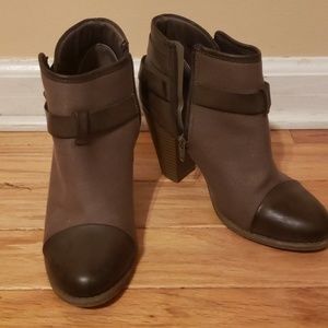 Lauren Conrad bootie